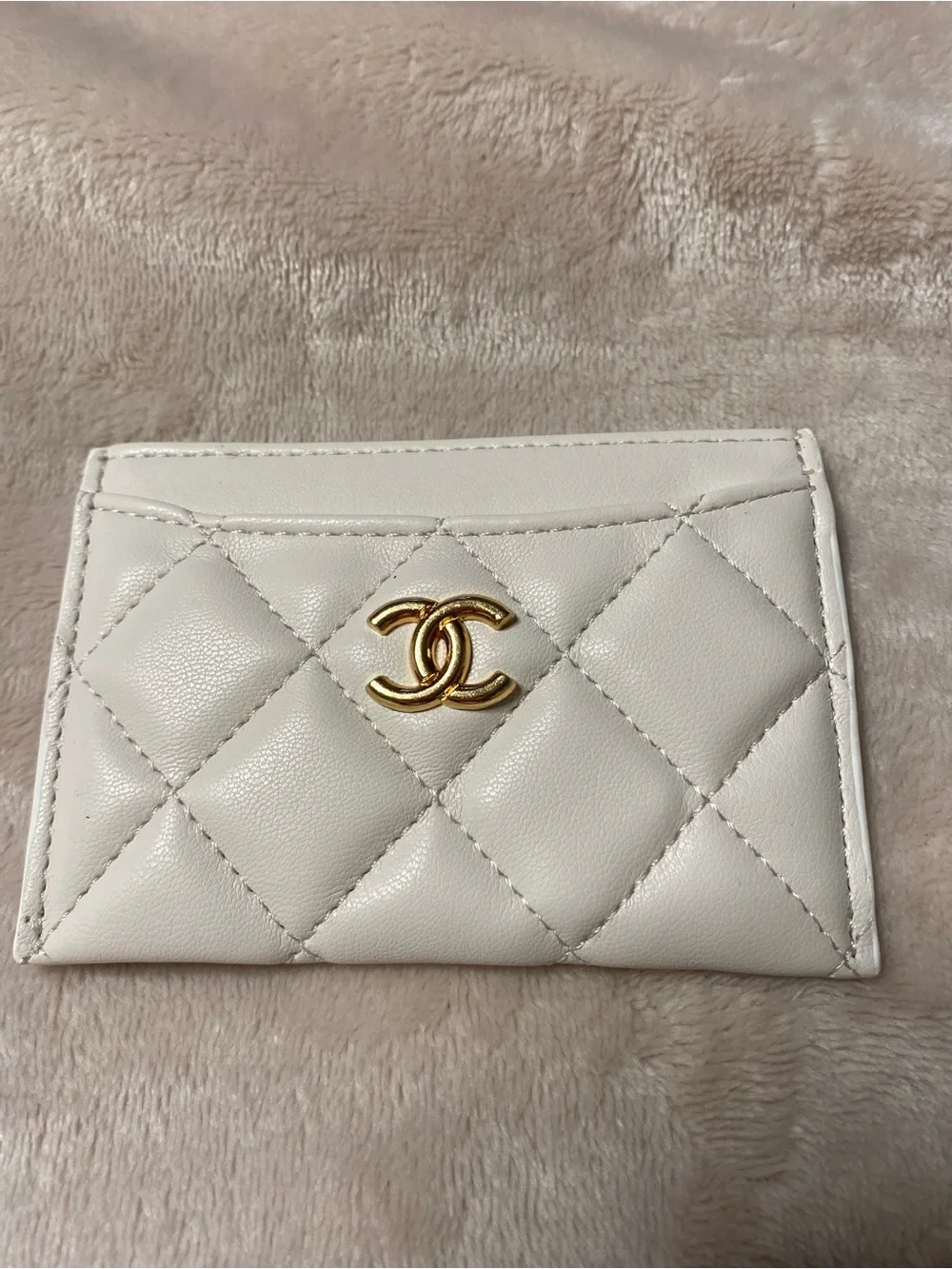 ChaneI Cardholder White with Gold-Tone Hardware NEW !!